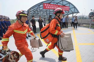 东体谈足协准入：广州队负责人非常焦急，多次向广州市体育局求救